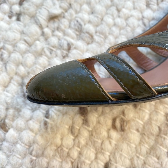 Laurence Dacade Paris Cutout Patent Leather Peep Toe Pumps Olive Green, Size 6 - Picture 8 of 8